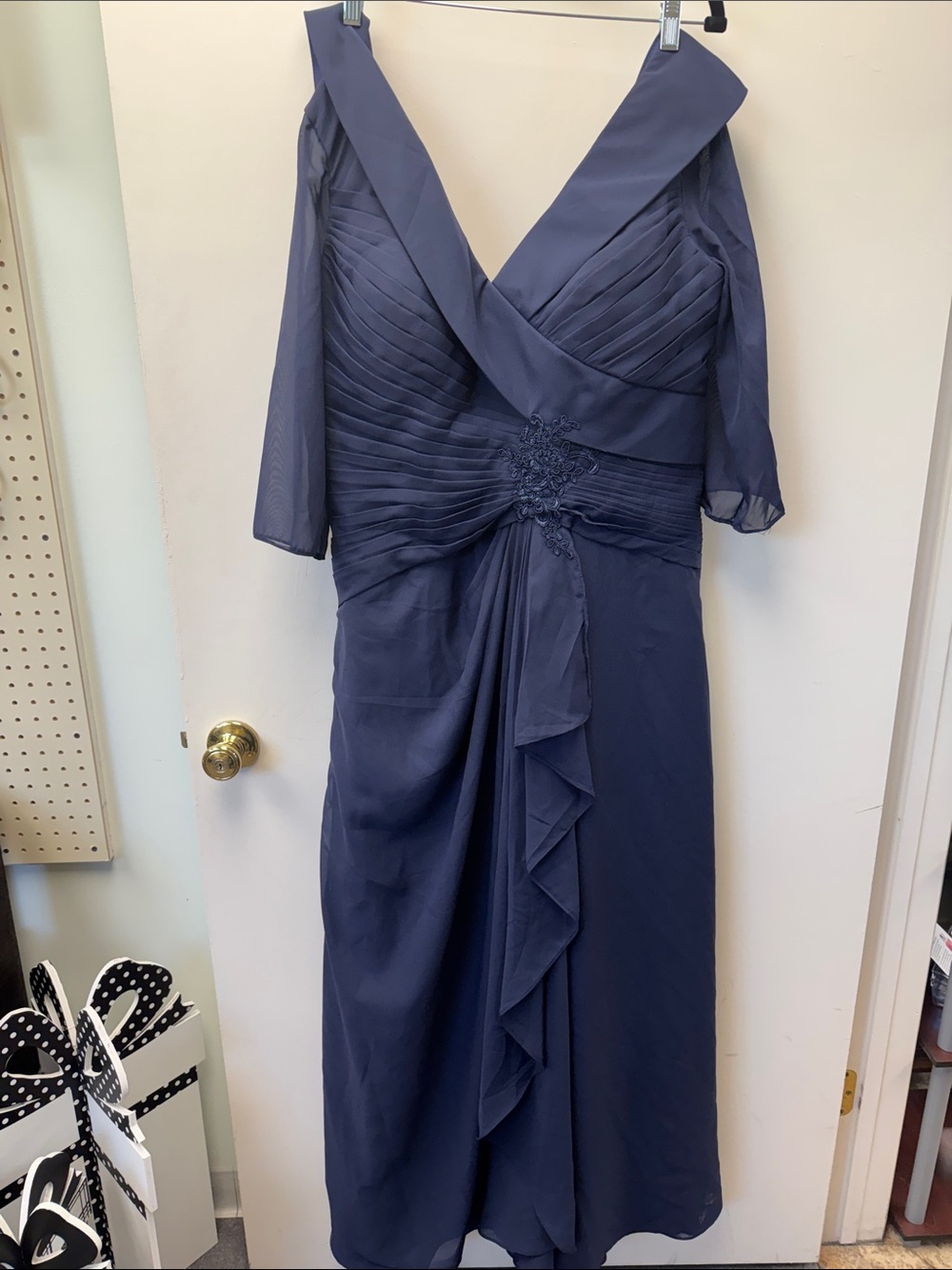 Elegant Navy V-Neck Midi Dress with Sheer Sleeves